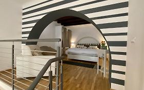 Loft Nineteen Apartment